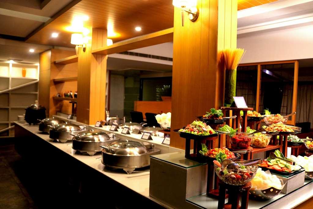 Comfort Inn Lucknow Restaurant bilde