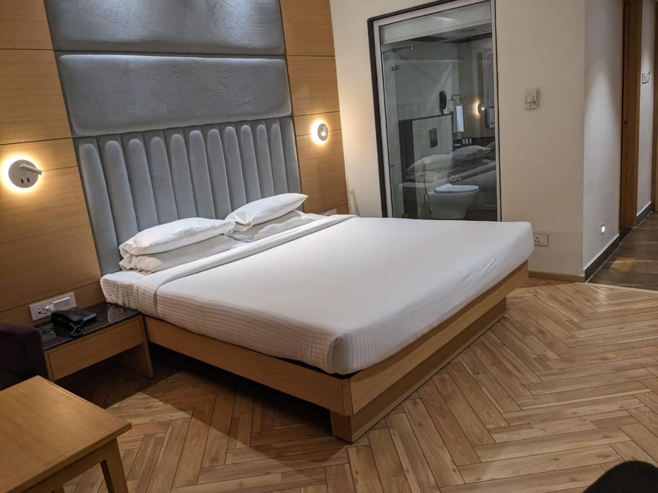 Comfort Inn Lucknow Eksteriør bilde